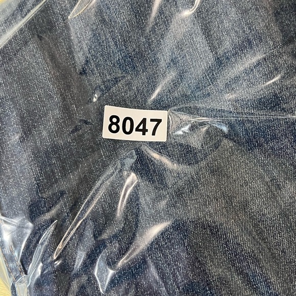 Burberry London Medium Wash 34W 32L Premium Denim Jeans Back Pock Logo Buttons - Picture 11 of 13